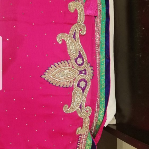 Indian and pakistani saree - Picture 4 of 4